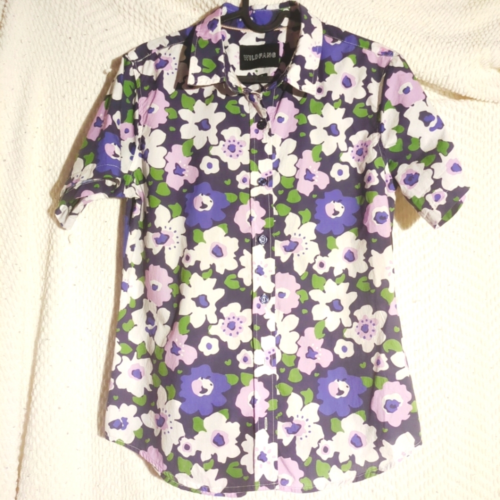 XS Wildfang The Essential Button Up Women's Short Sleeve Shirt Purple